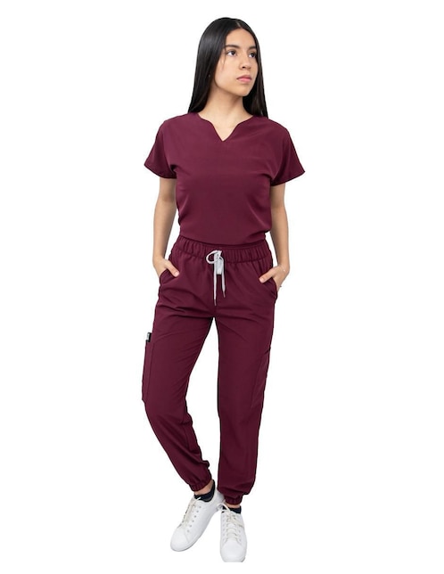 Uniforme Kolorum estilo relajado para mujer
