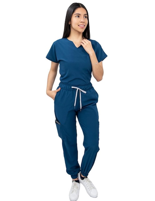 Uniforme Kolorum estilo relajado para mujer