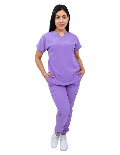 Uniforme Kolorum estilo relajado para mujer