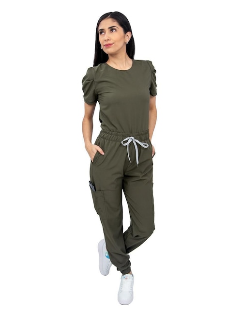 Uniforme Kolorum estilo relajado para mujer