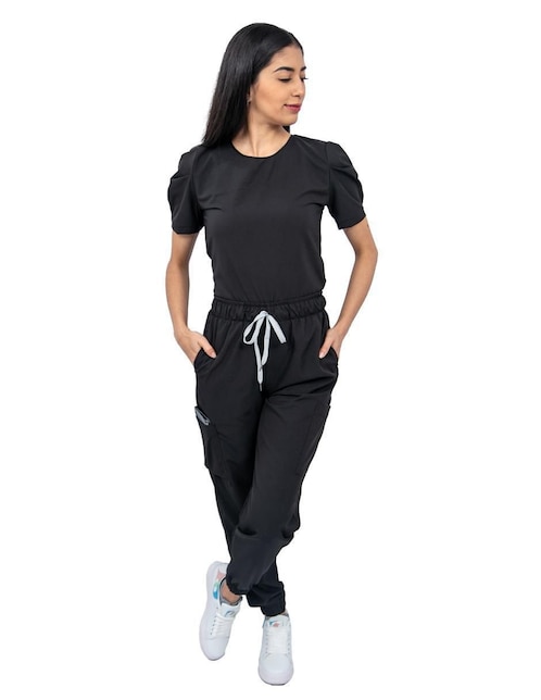 Uniforme Kolorum estilo relajado para mujer