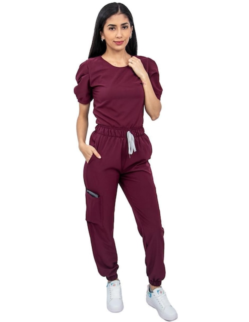 Uniforme Kolorum estilo relajado para mujer