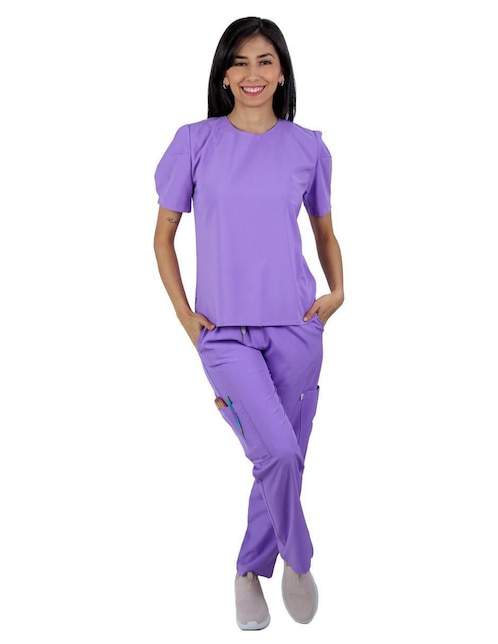 Uniforme Kolorum estilo relajado para mujer