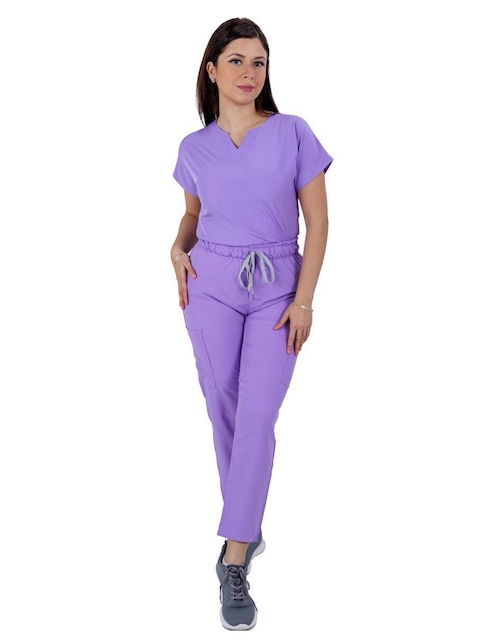 Uniforme Kolorum estilo relajado para mujer