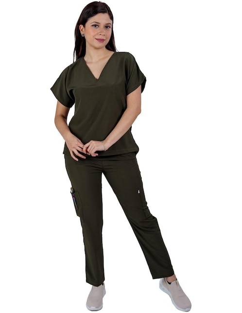 Uniforme Kolorum estilo relajado para mujer