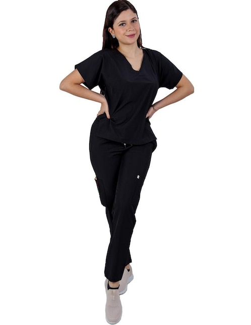 Uniforme Kolorum estilo relajado para mujer