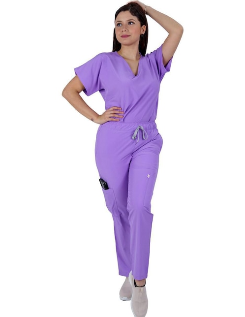 Uniforme Kolorum estilo relajado para mujer