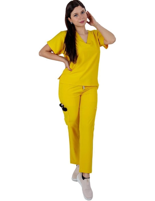 Uniforme Kolorum estilo relajado para mujer