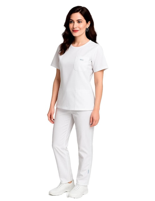 Uniforme estilo relajado para mujer 1