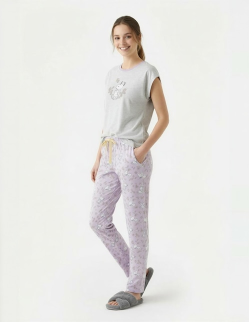 Conjunto pijama  Snoopy para mujer 1