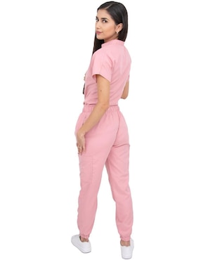 Uniforme Kolorum estilo relajado para mujer