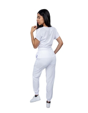 Uniforme Kolorum estilo relajado para mujer