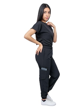 Uniforme Kolorum estilo relajado para mujer