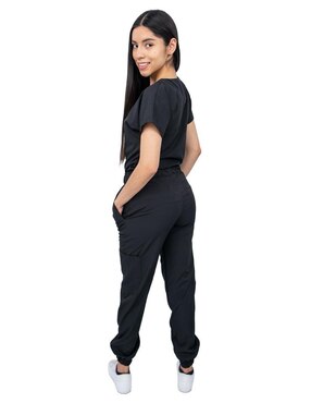 Uniforme Kolorum estilo relajado para mujer