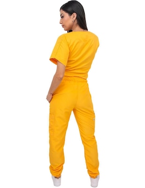 Uniforme Kolorum estilo relajado para mujer