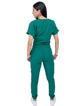 Uniforme Kolorum estilo relajado para mujer