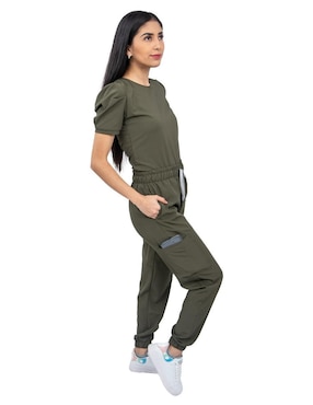 Uniforme Kolorum estilo relajado para mujer