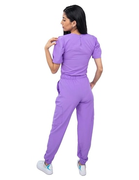 Uniforme Kolorum estilo relajado para mujer