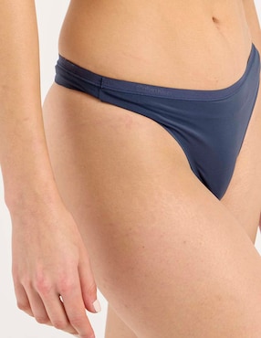 Tanga Calvin Klein para mujer