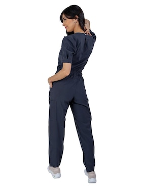 Uniforme Kolorum estilo relajado para mujer