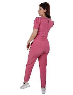 Uniforme Kolorum estilo relajado para mujer