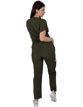 Uniforme Kolorum estilo relajado para mujer