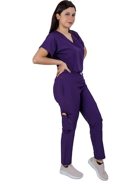 Uniforme Kolorum estilo relajado para mujer
