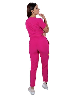 Uniforme Kolorum estilo relajado para mujer