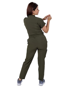 Uniforme Kolorum estilo relajado para mujer