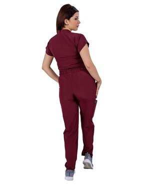 Uniforme Kolorum estilo relajado para mujer
