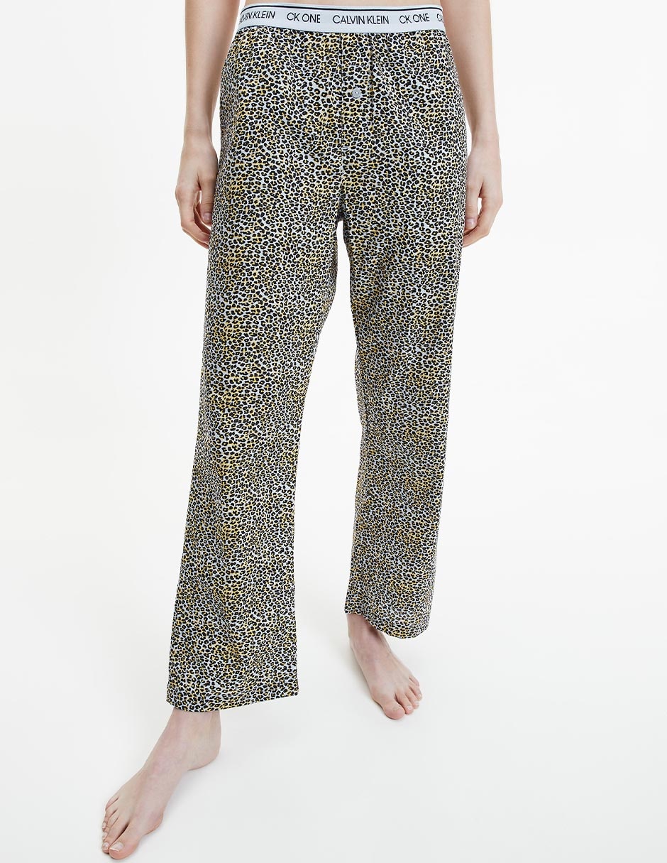 Pantalon pijama Calvin Klein estampado animal print para Liverpool.com.mx