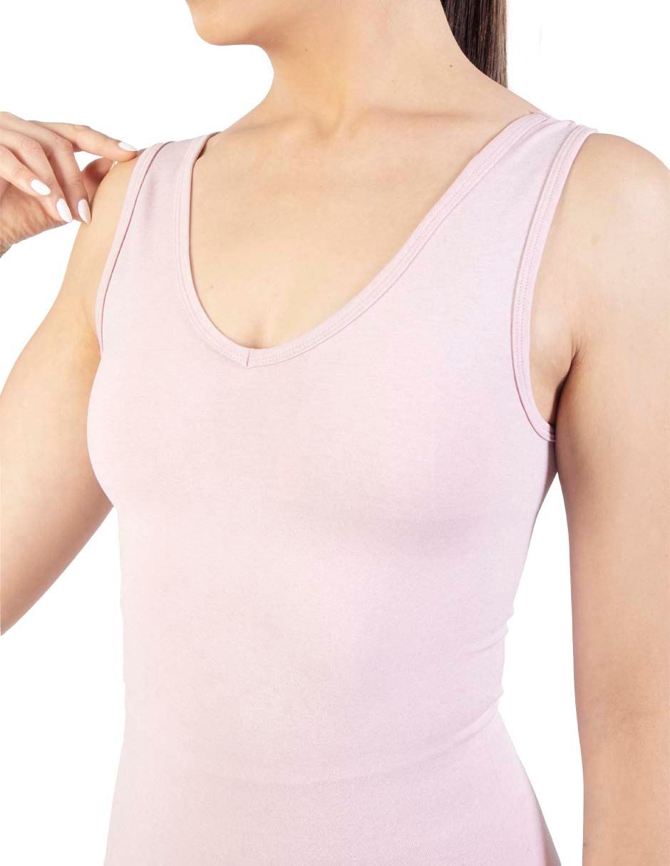 Camiseta cuello V 6