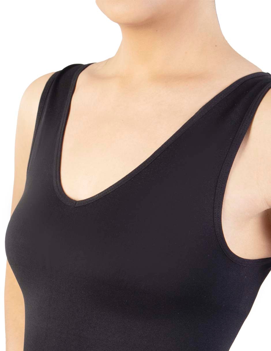 Camiseta Oscar Hackman cuello V