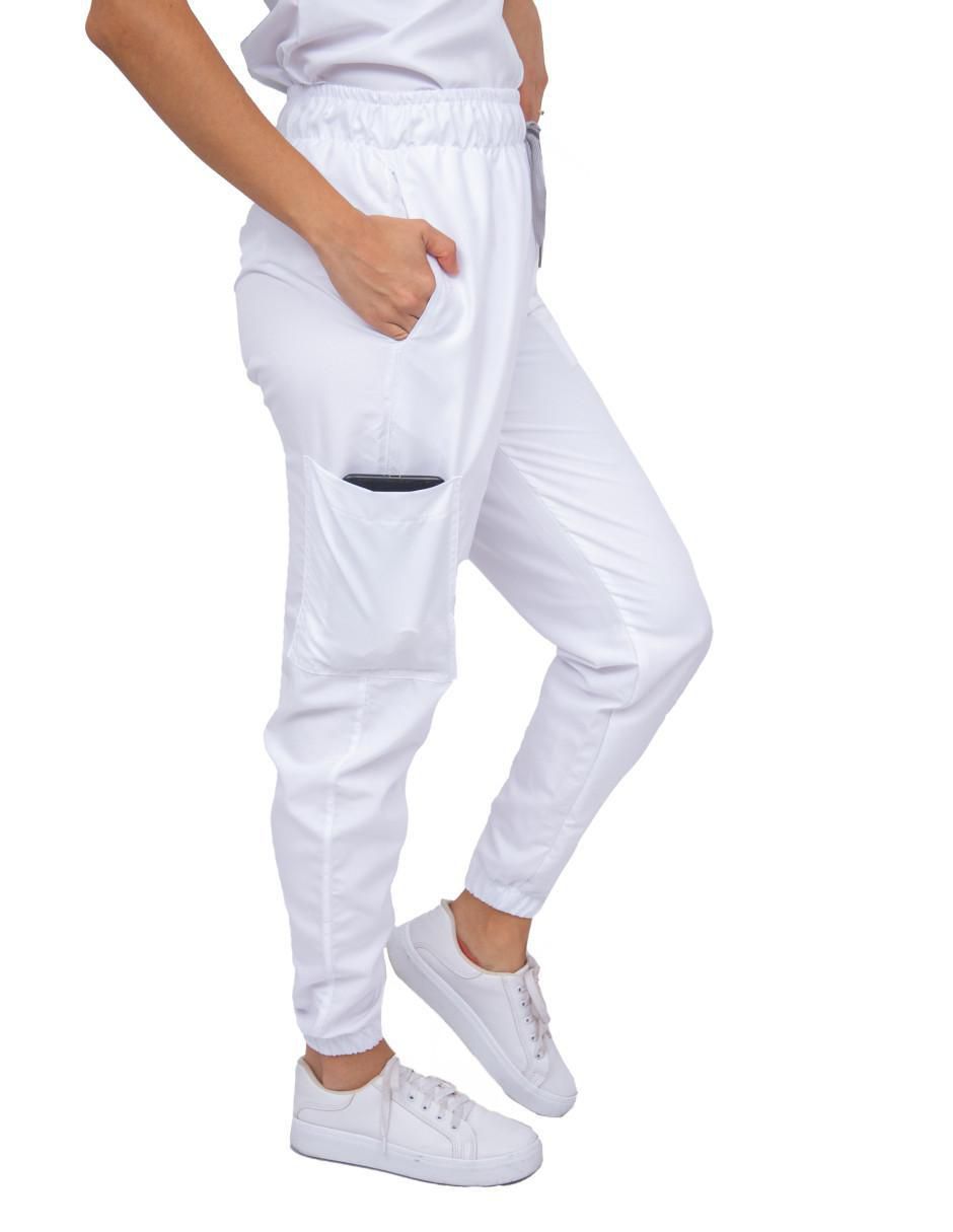 Unifirme estilo relajado para mujer 4
