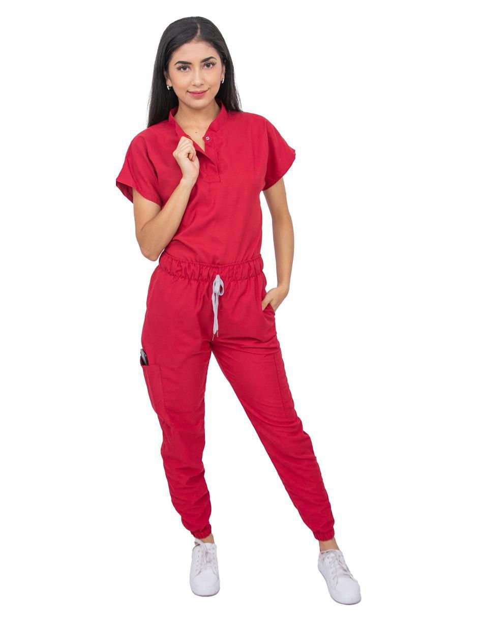 Uniforme estilo relajado para mujer Uniforme estilo relajado para mujer