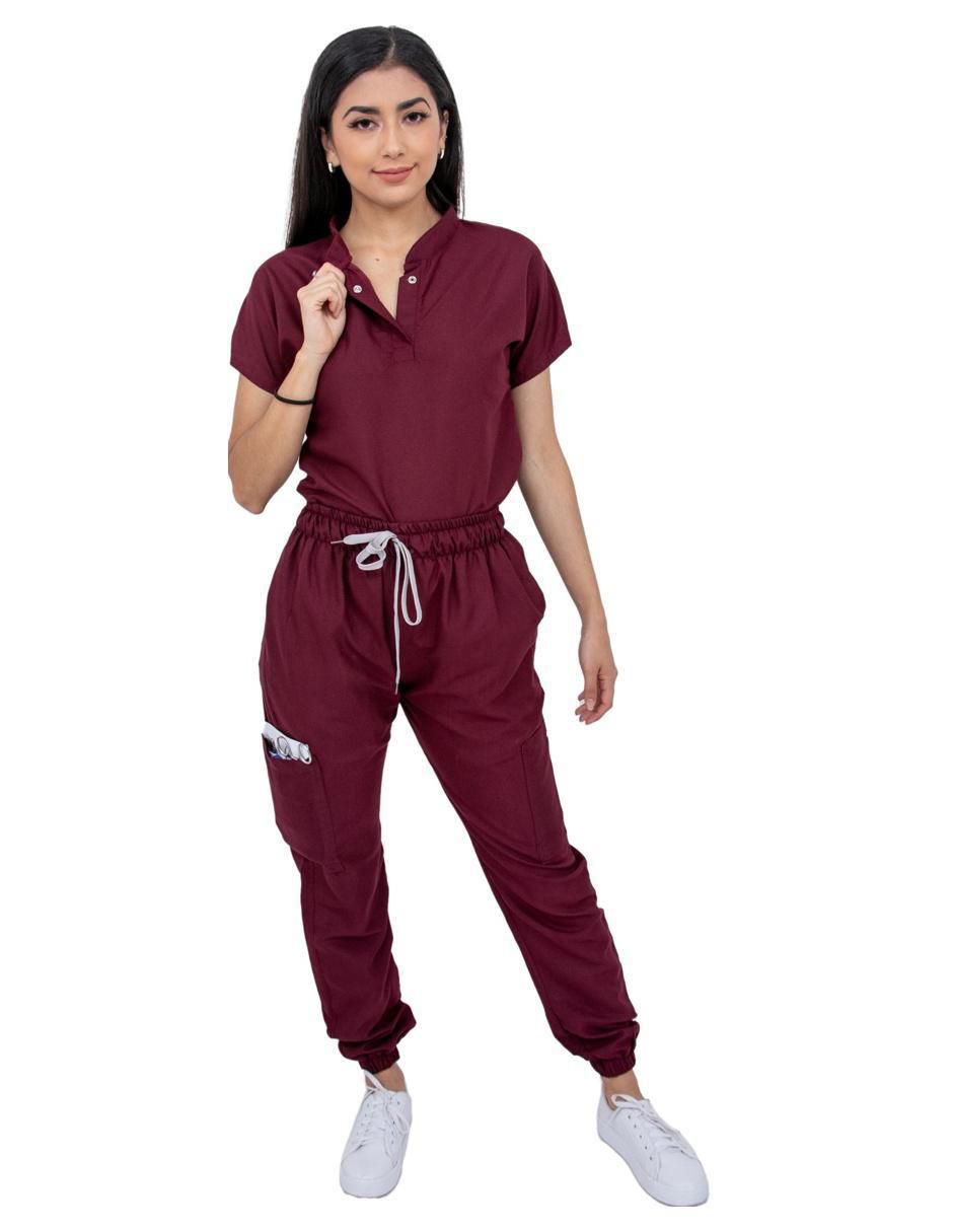 Uniforme estilo relajado para mujer Uniforme estilo relajado para mujer