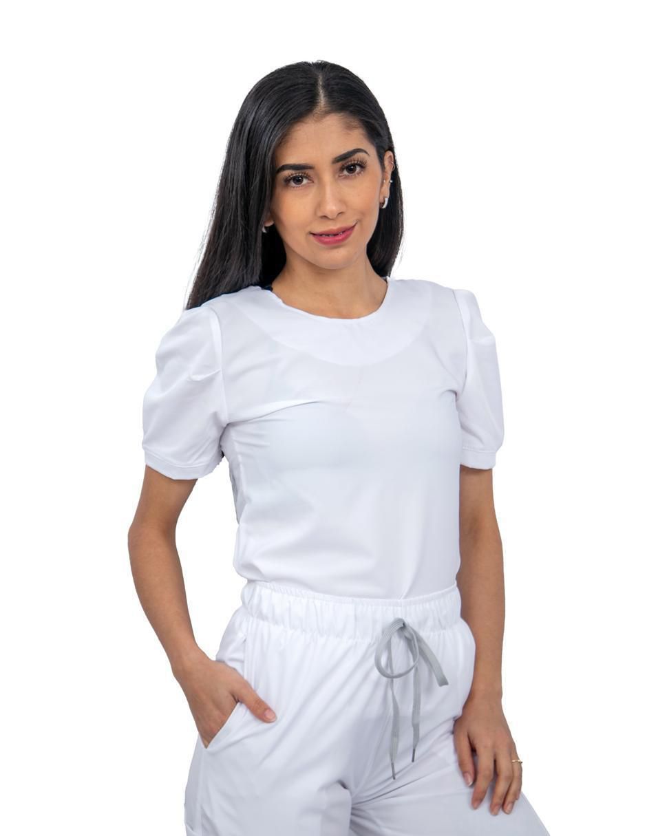 Uniforme estilo relajado para mujer 2
