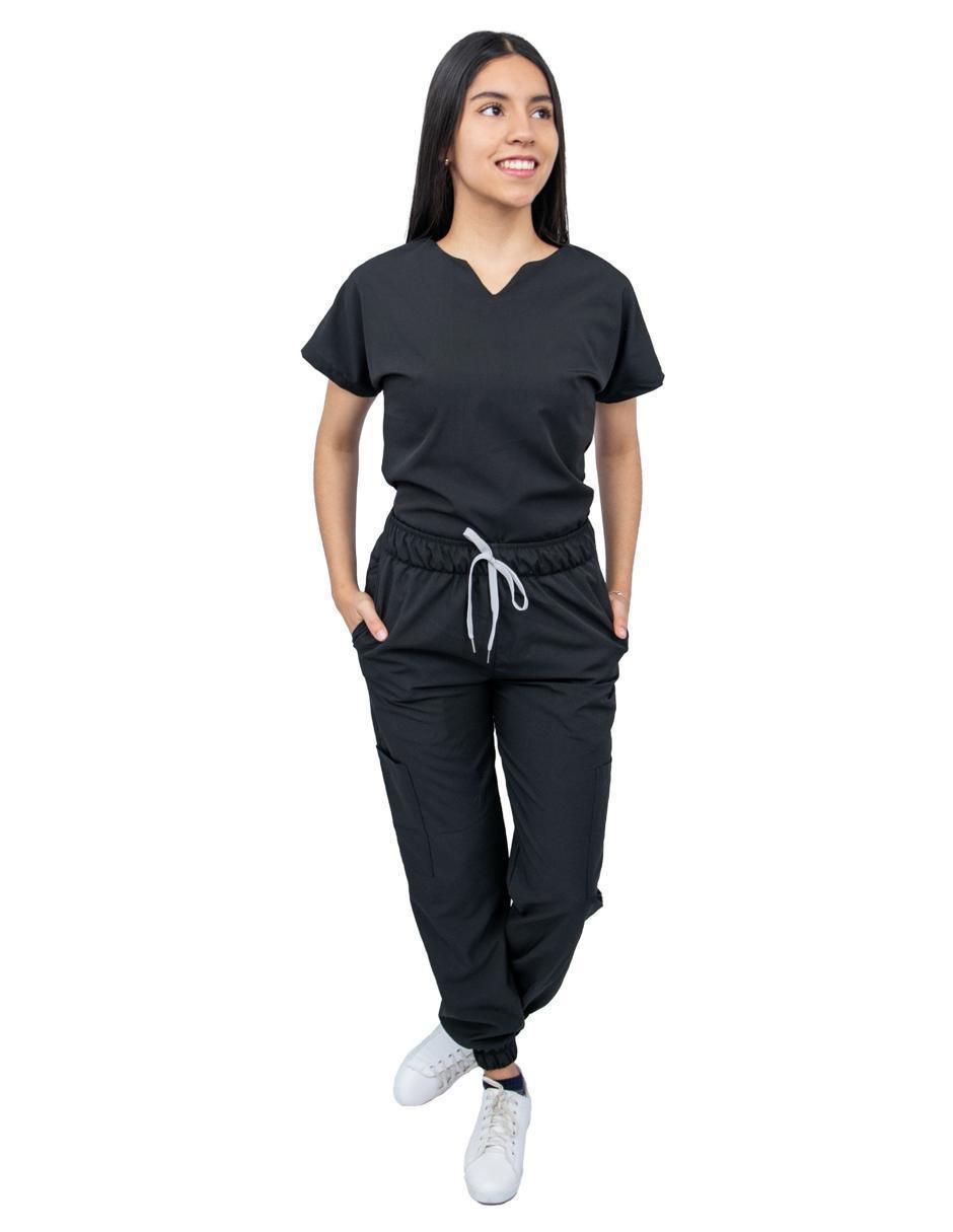 Uniforme estilo relajado para mujer Uniforme estilo relajado para mujer