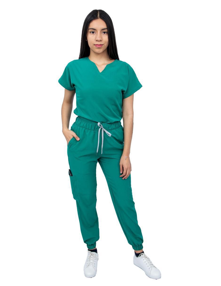 Uniforme estilo relajado para mujer Uniforme estilo relajado para mujer