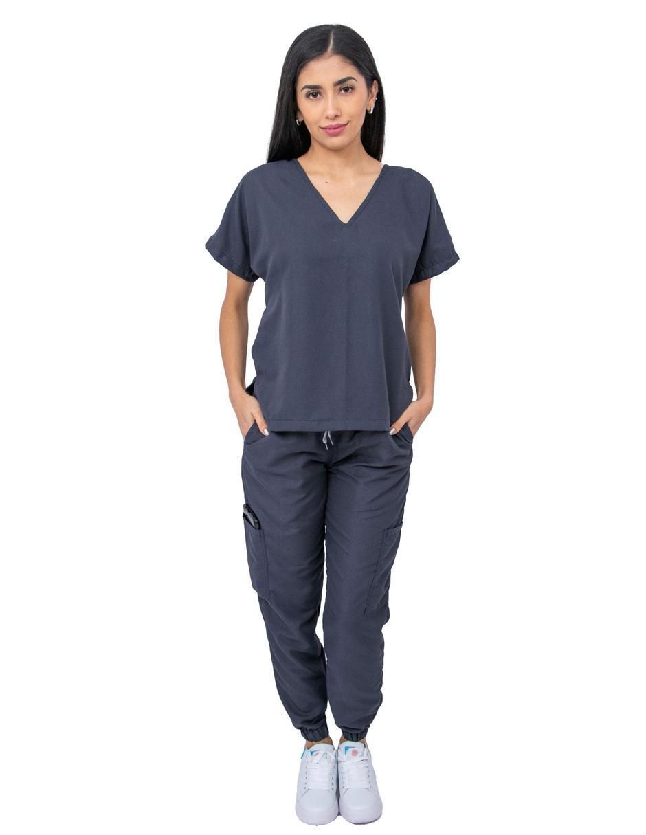 Uniforme estilo relajado para mujer Uniforme estilo relajado para mujer