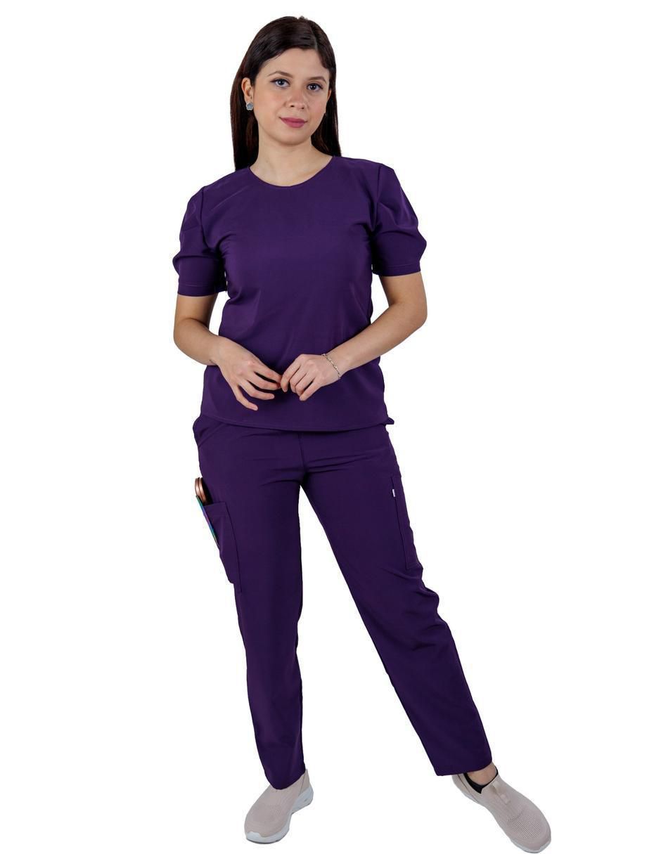 Uniforme estilo relajado para mujer Uniforme estilo relajado para mujer