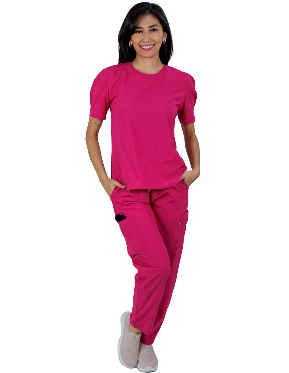 Uniforme estilo relajado para mujer Uniforme estilo relajado para mujer