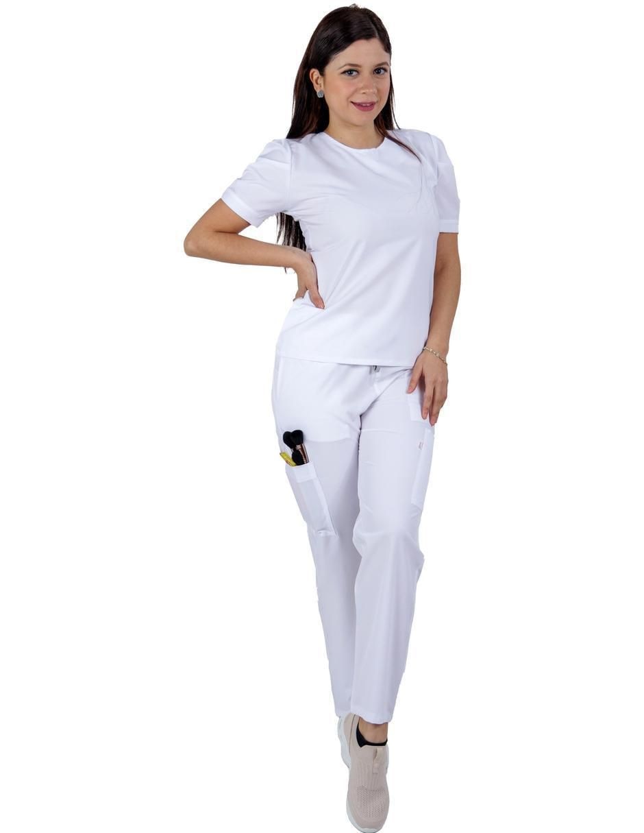 Uniforme estilo relajado para mujer Uniforme estilo relajado para mujer