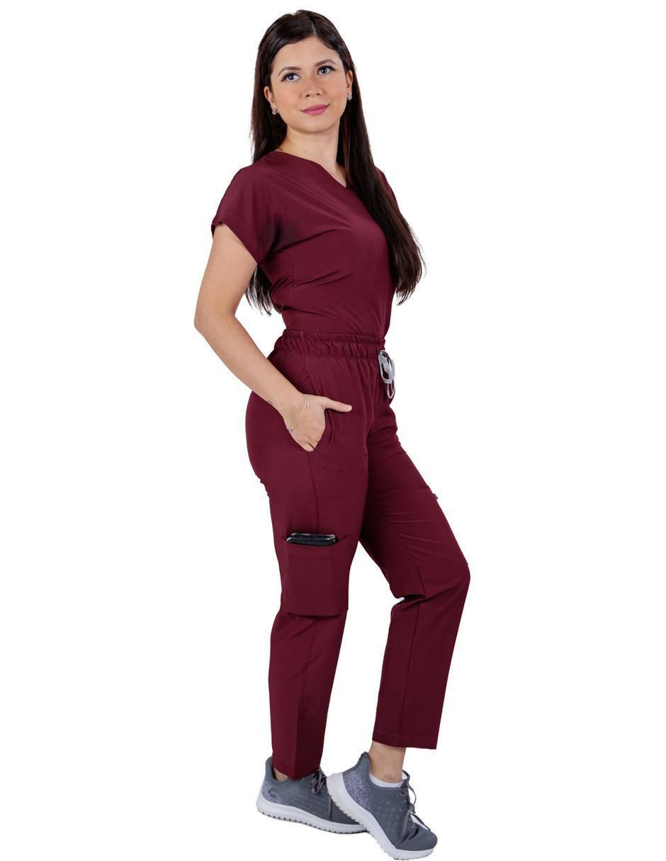 Uniforme estilo relajado para mujer Uniforme estilo relajado para mujer