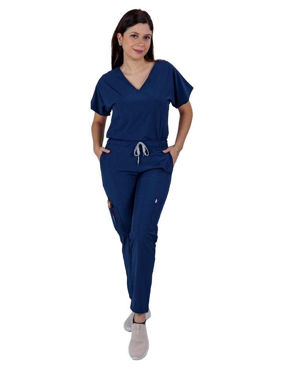 Uniforme estilo relajado para mujer
