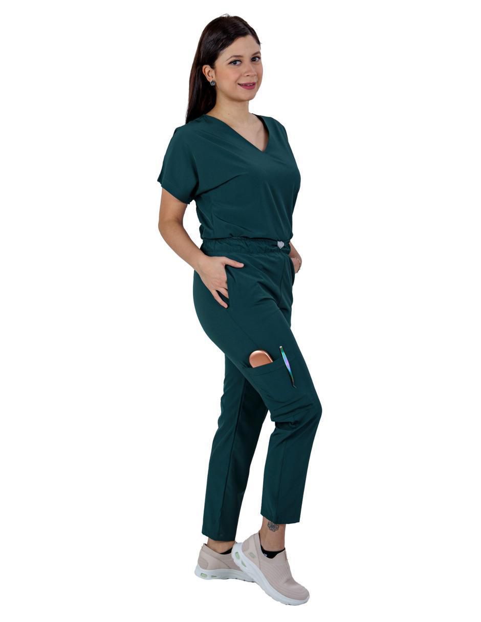 Uniforme estilo relajado para mujer 2