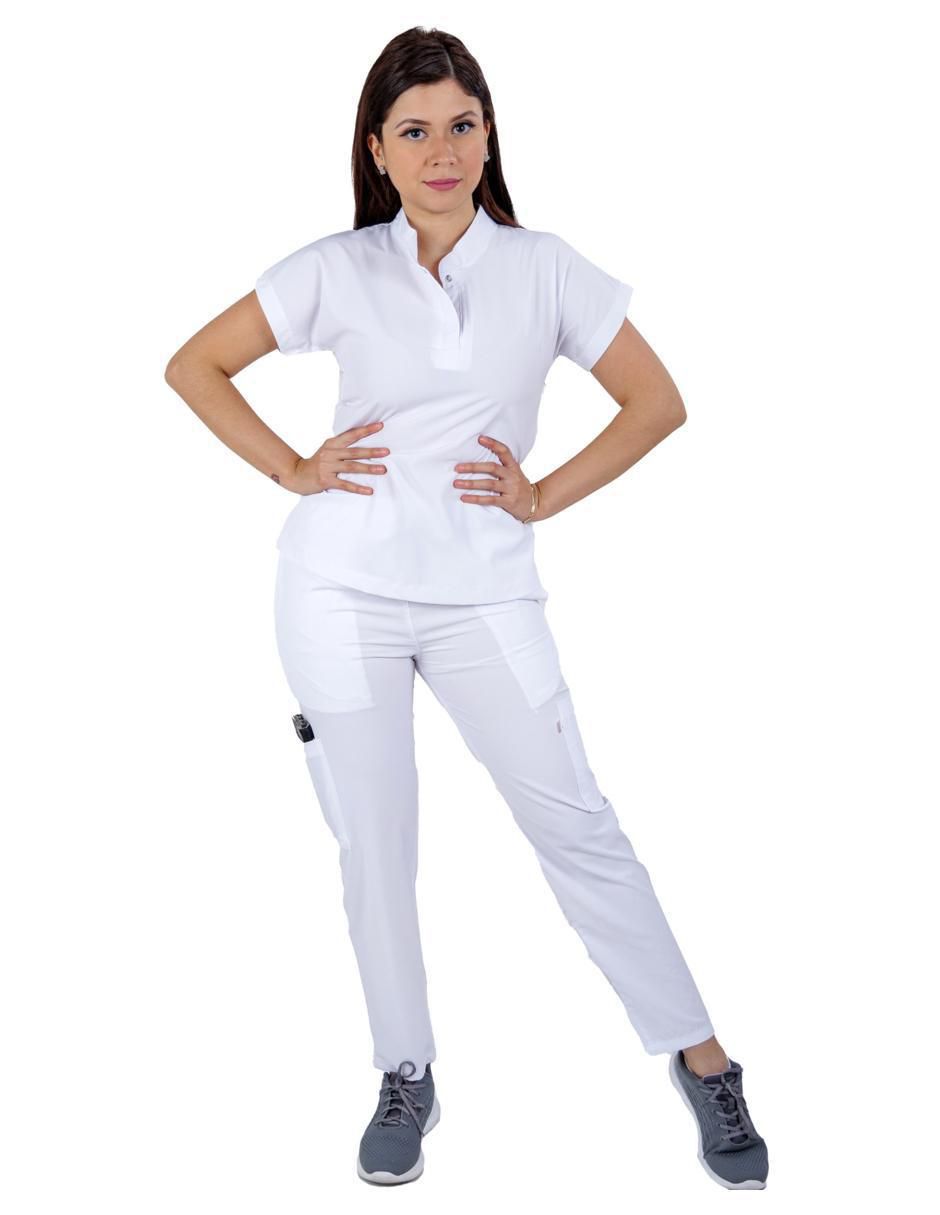 Uniforme estilo relajado para mujer Uniforme estilo relajado para mujer