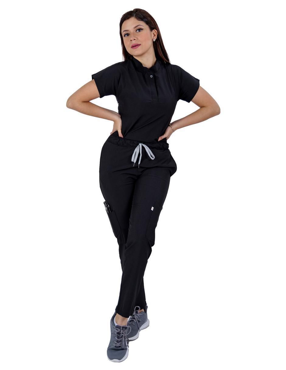 Uniforme estilo relajado para mujer Uniforme estilo relajado para mujer