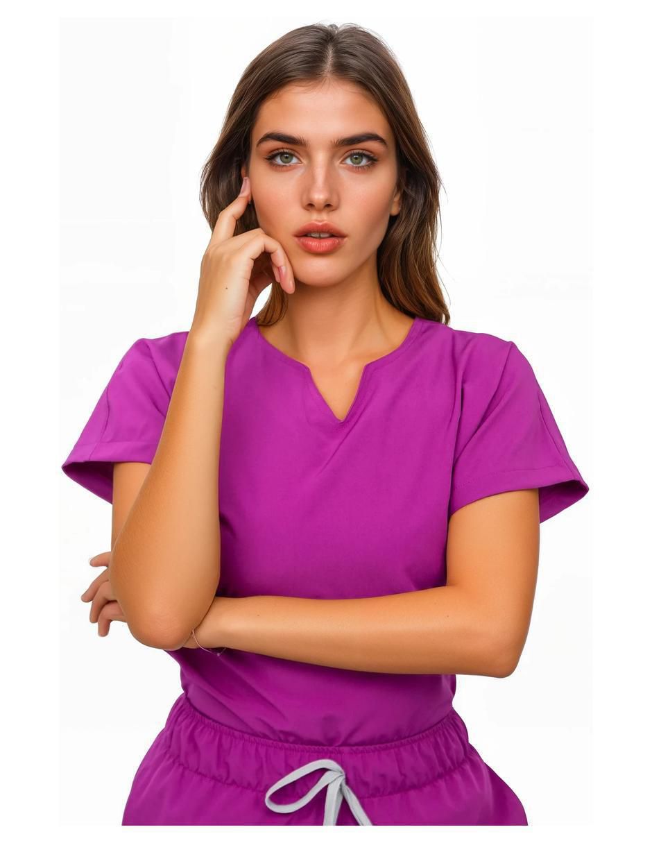 Uniforme estilo relajado para mujer 2