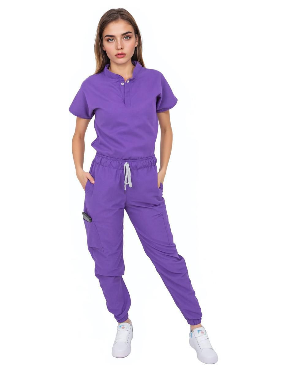 Uniforme estilo relajado para mujer Uniforme estilo relajado para mujer